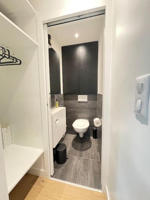 Paris Central 1 Bedroom Apartment With Ac Bagian luar foto